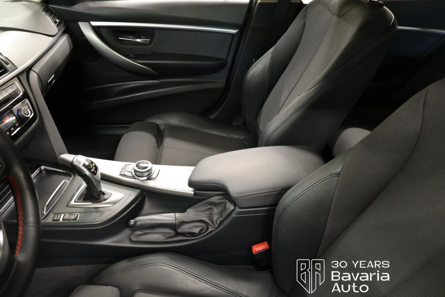 BMW 320 xDrive Sport Line Sportautomatic, снимка 8 - Автомобили и джипове - 54941703