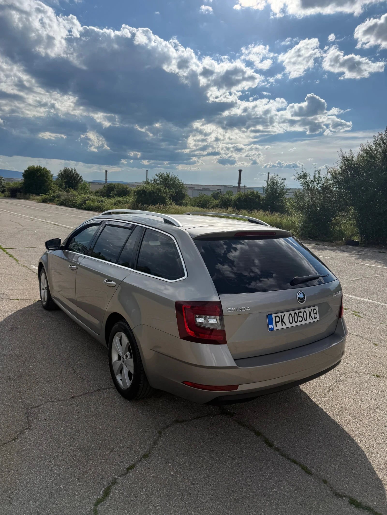 Skoda Octavia, снимка 5 - Автомобили и джипове - 54946825