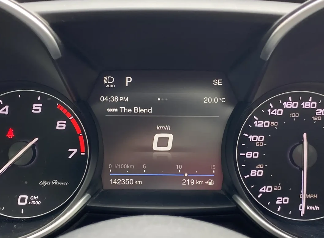 Alfa Romeo Giulia Q4, снимка 6 - Автомобили и джипове - 55008644