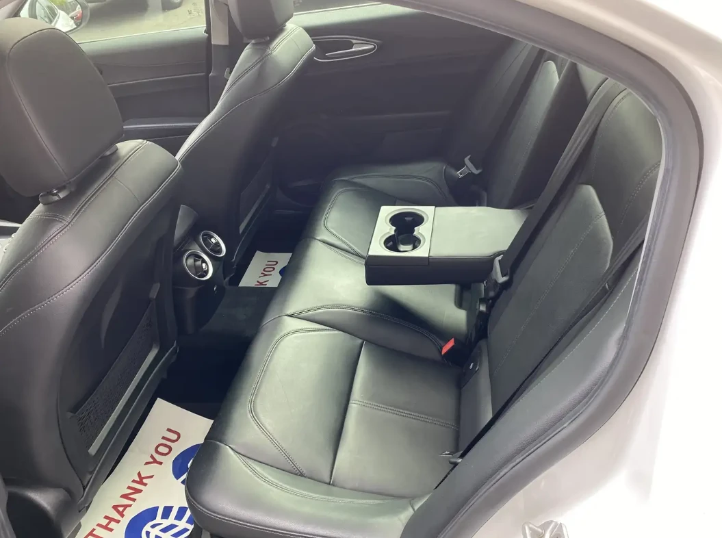 Alfa Romeo Giulia Q4, снимка 11 - Автомобили и джипове - 55008644