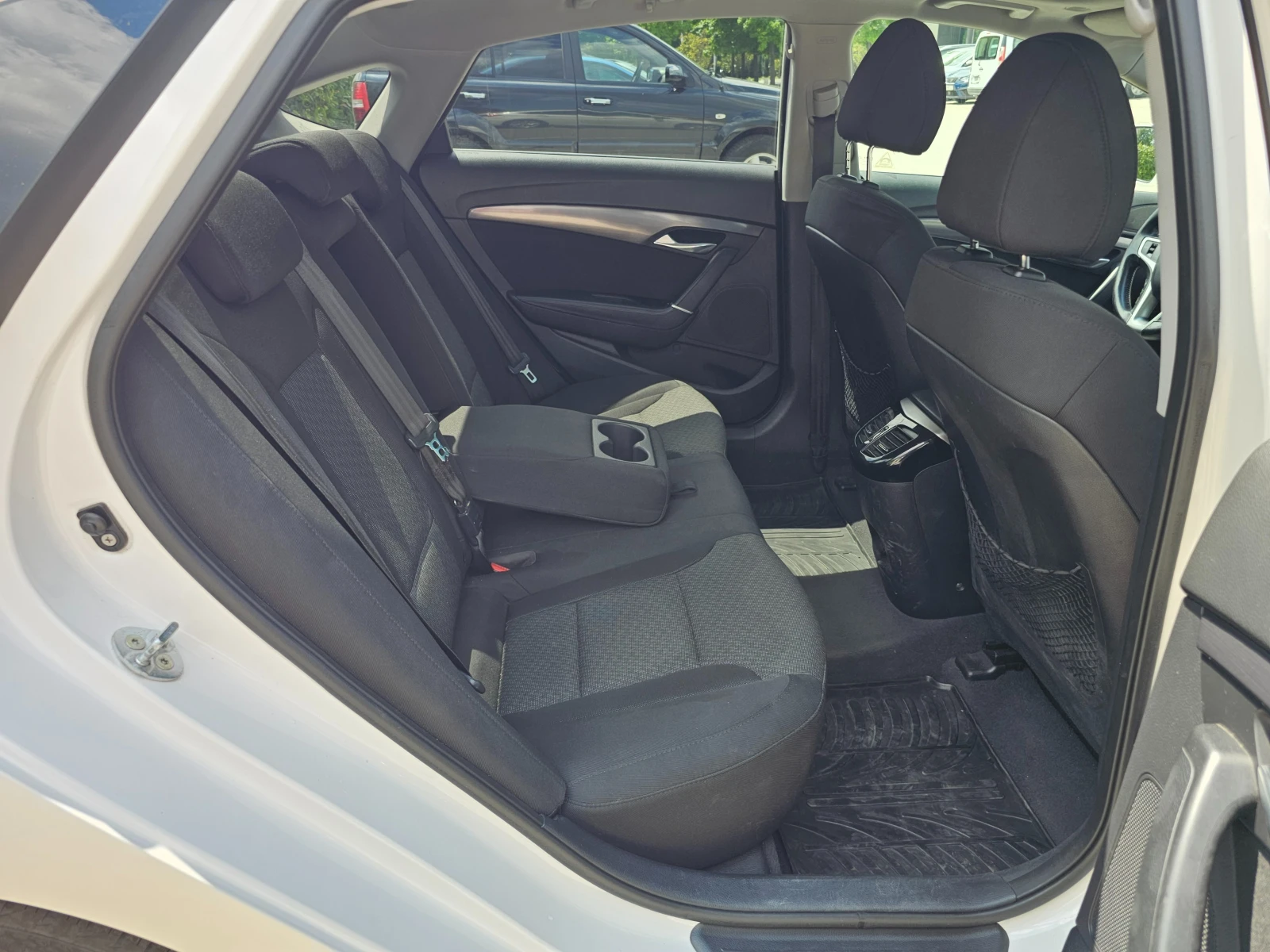 Hyundai I40 1.7 CRDI, снимка 13 - Автомобили и джипове - 55162535