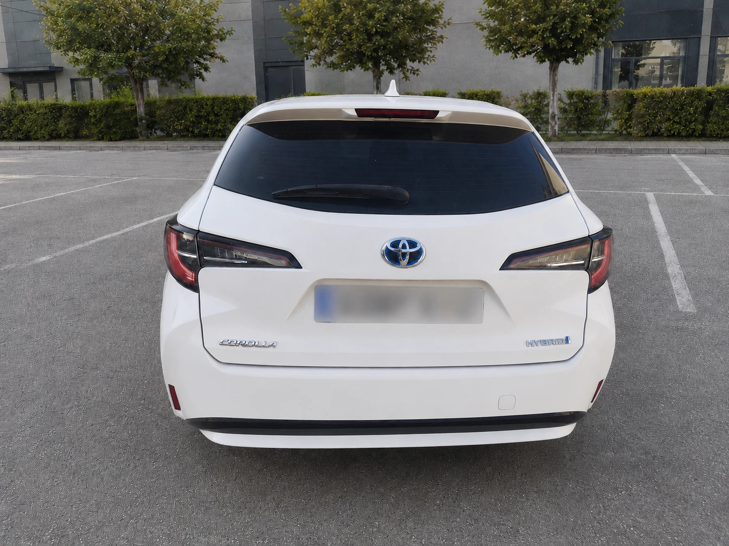 Toyota Corolla 1.8 hybrid, снимка 3 - Автомобили и джипове - 55335622