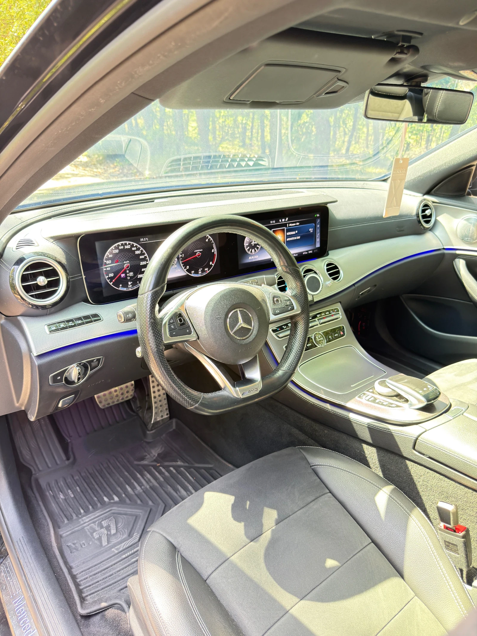 Mercedes-Benz E 350 AMG Line / Airmatic, снимка 12 - Автомобили и джипове - 55875851