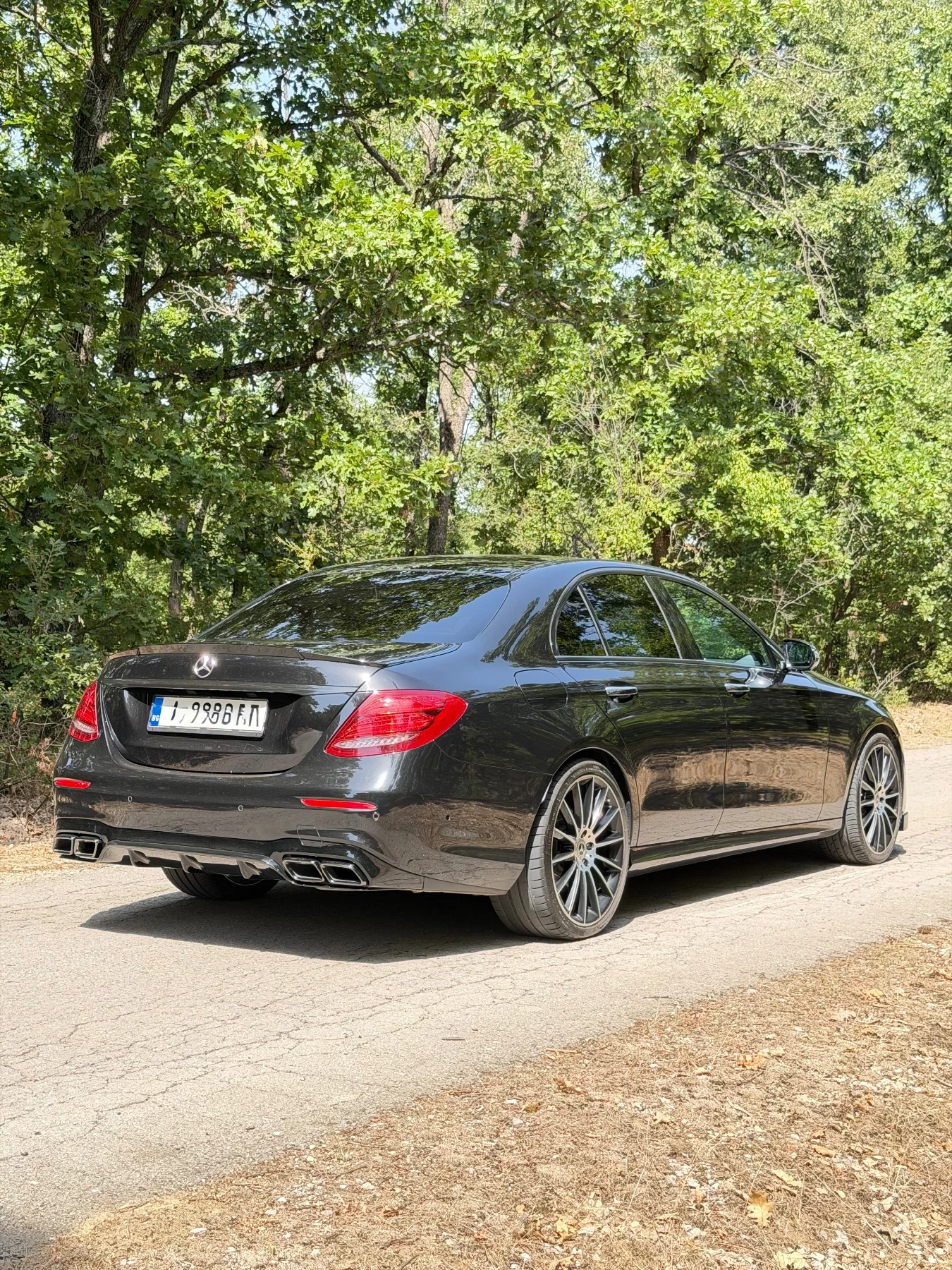Mercedes-Benz E 350 AMG Line / Airmatic, снимка 4 - Автомобили и джипове - 55875851
