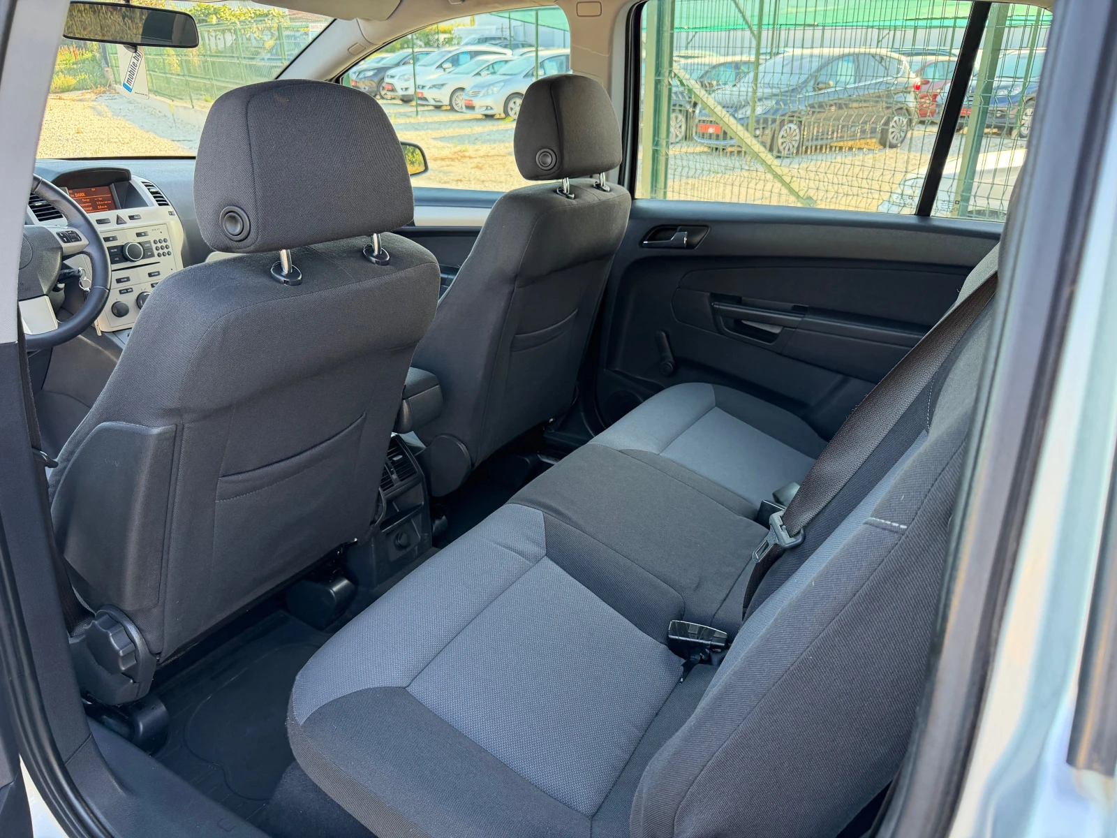 Opel Zafira 1.8i /140p.s-7 mesten/Facelift, снимка 12 - Автомобили и джипове - 55970334