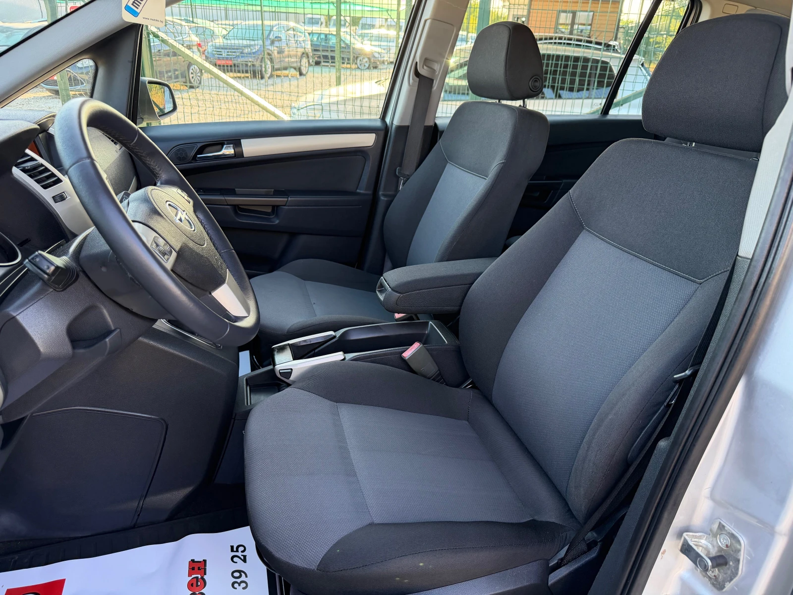 Opel Zafira 1.8i /140p.s-7 mesten/Facelift, снимка 11 - Автомобили и джипове - 55970334
