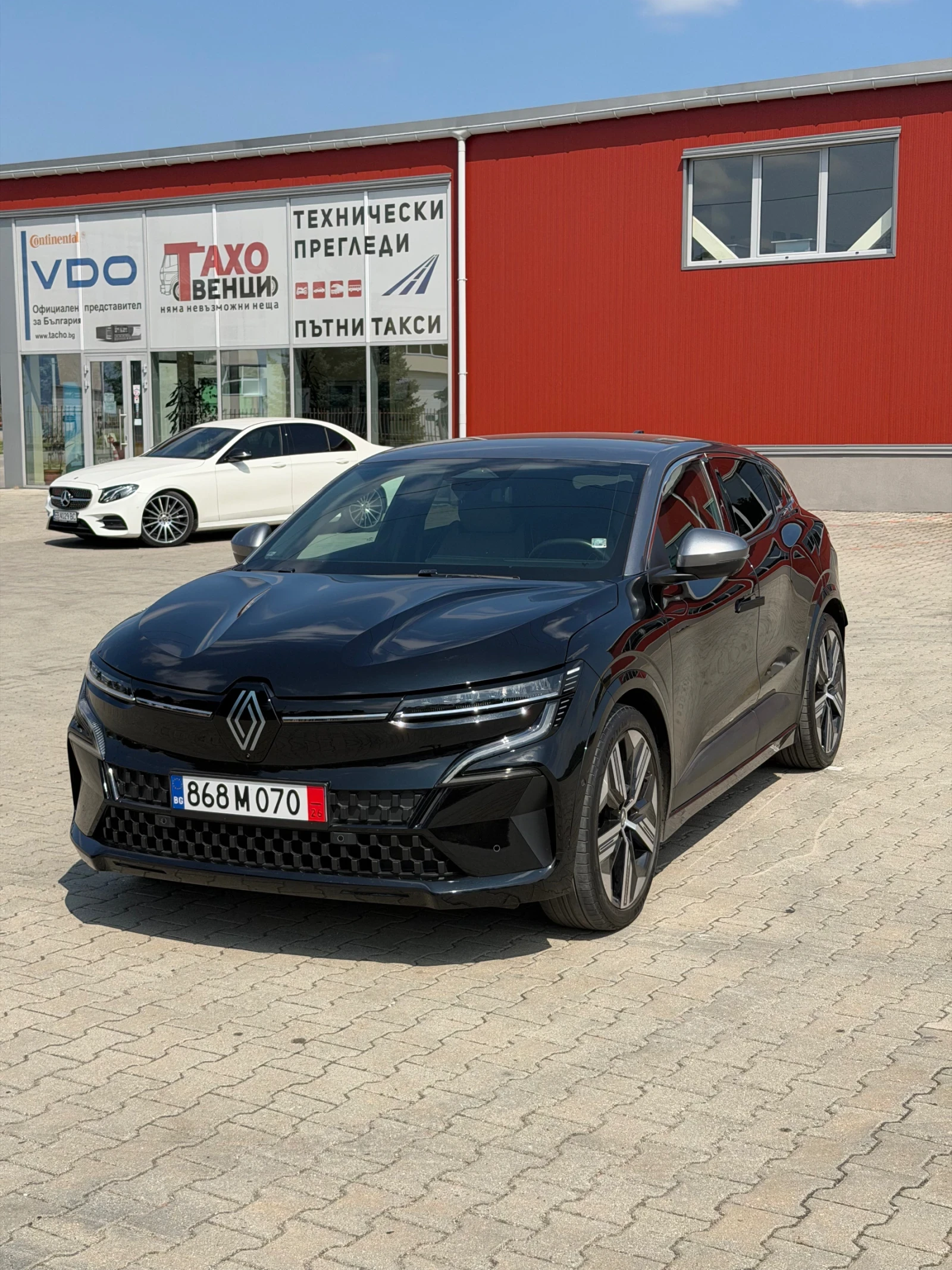 Renault Megane E-tech 60Kwh, снимка 2 - Автомобили и джипове - 56039062
