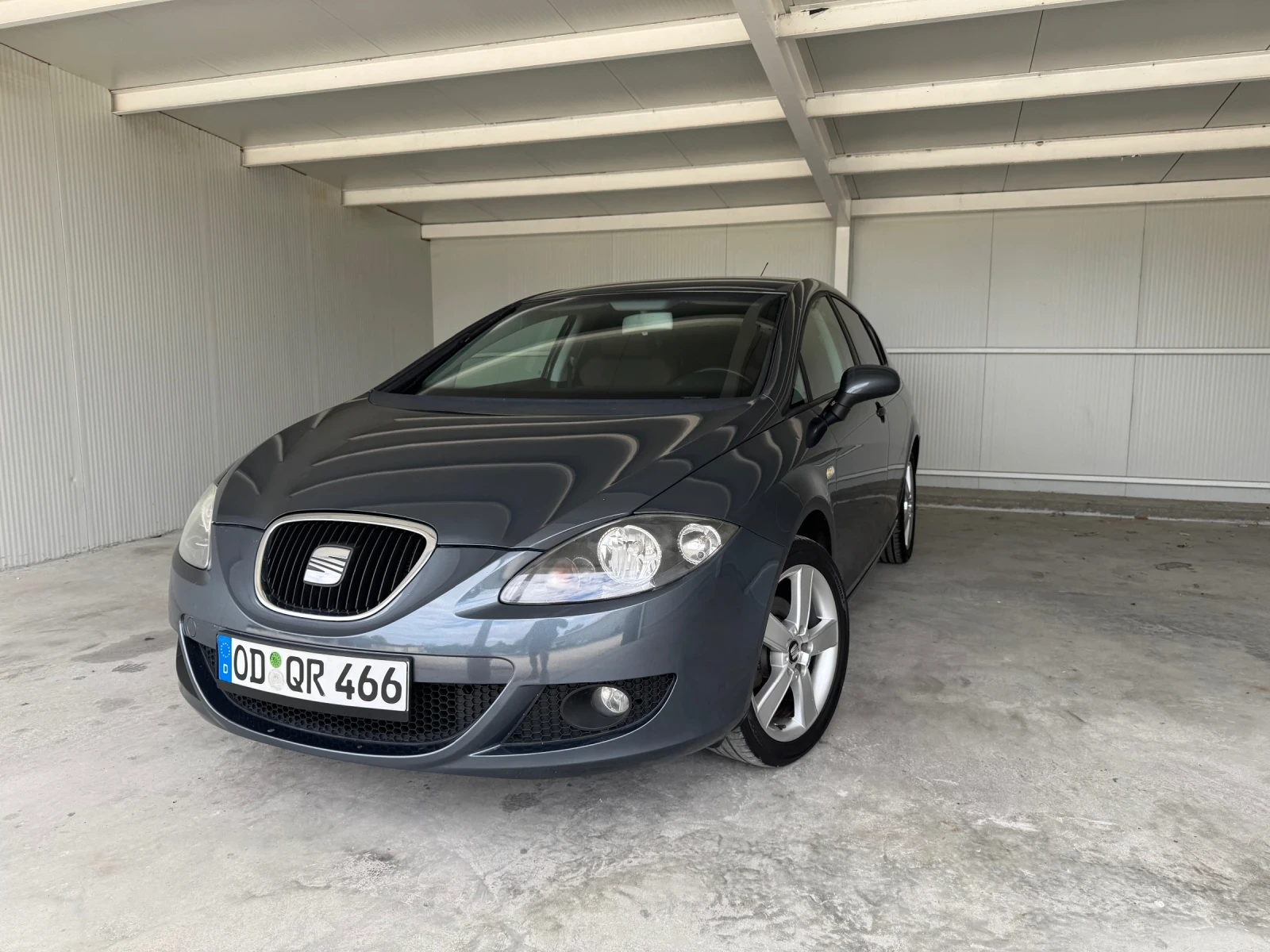 Seat Leon 1.6-BENZIN-102к.с, снимка 2 - Автомобили и джипове - 56096807