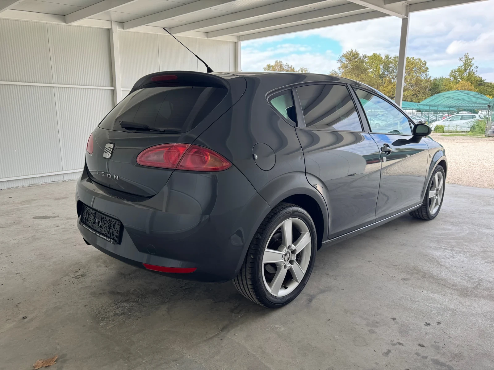 Seat Leon 1.6-BENZIN-102к.с, снимка 5 - Автомобили и джипове - 56096807