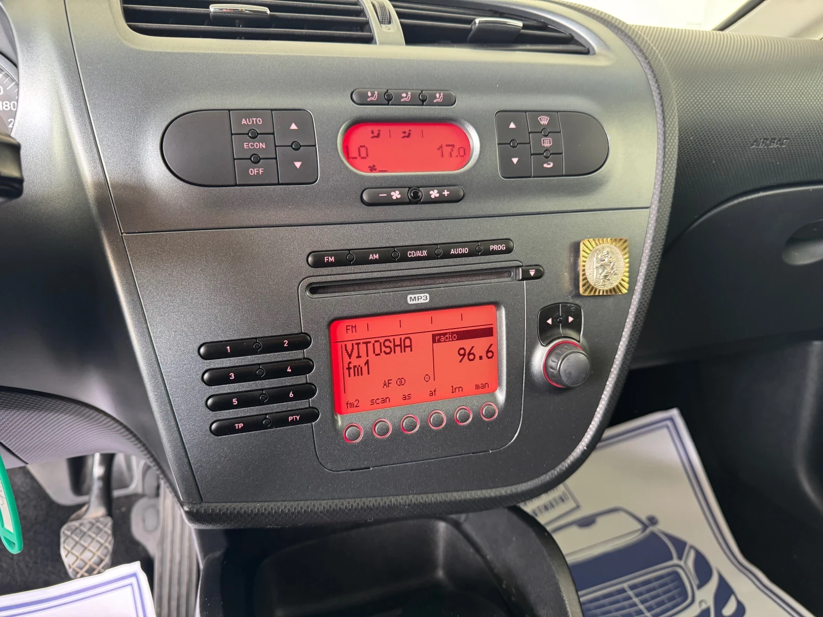 Seat Leon 1.6-BENZIN-102к.с, снимка 14 - Автомобили и джипове - 56096807