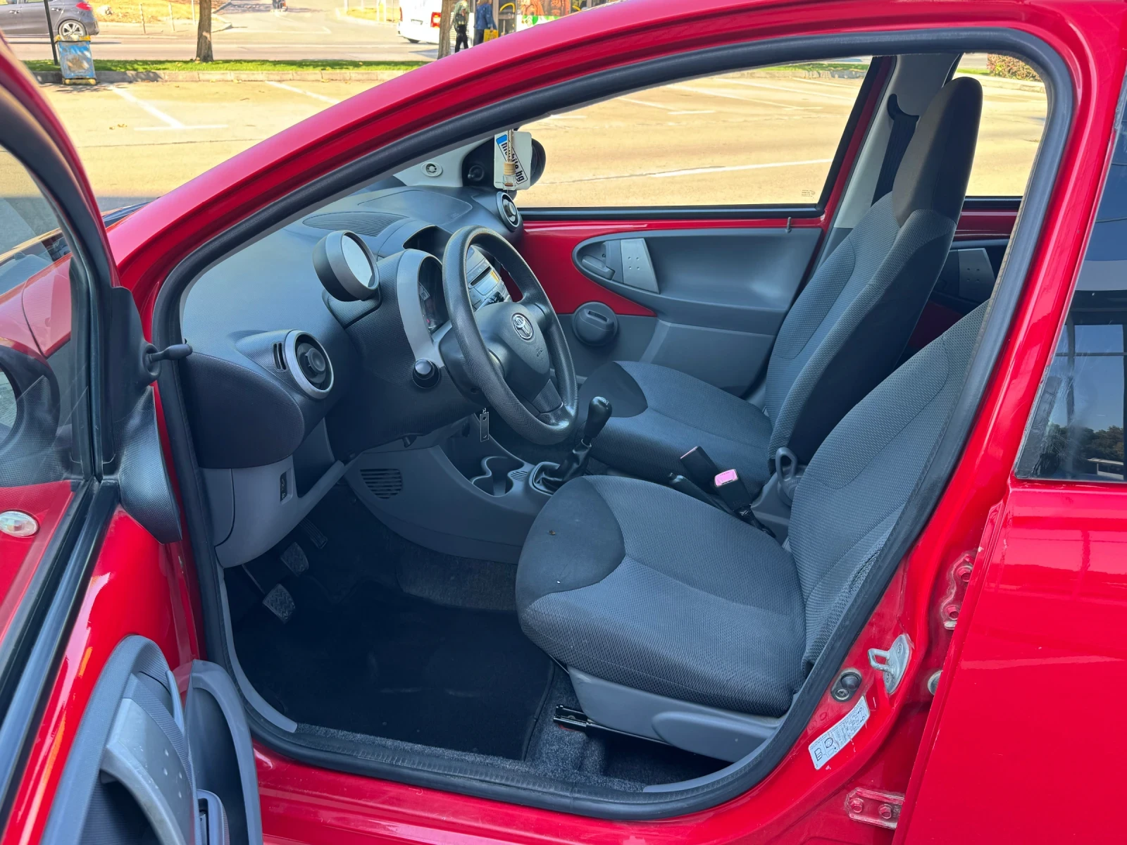 Toyota Aygo, снимка 8 - Автомобили и джипове - 56149731
