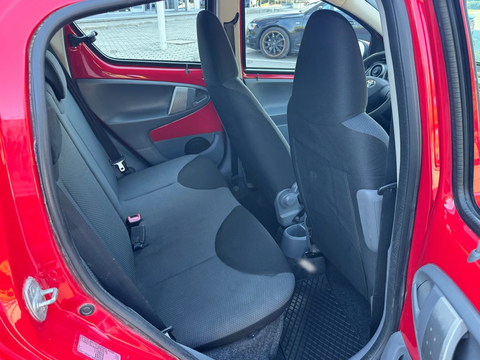 Toyota Aygo, снимка 11 - Автомобили и джипове - 56149731