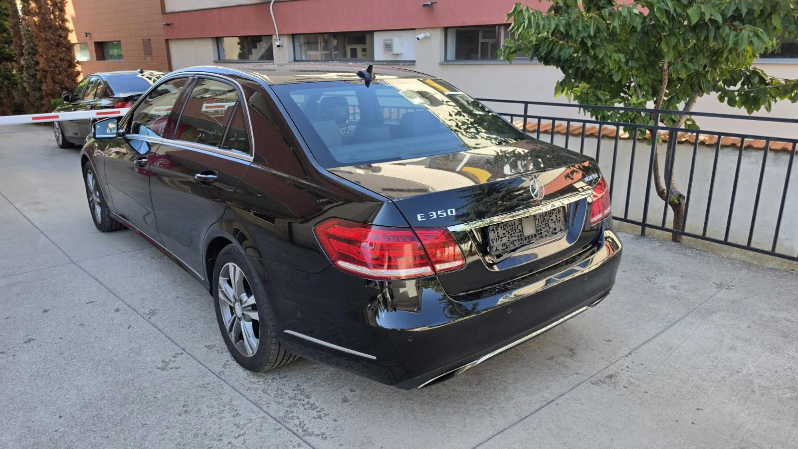 Mercedes-Benz E 350, снимка 5 - Автомобили и джипове - 56245316