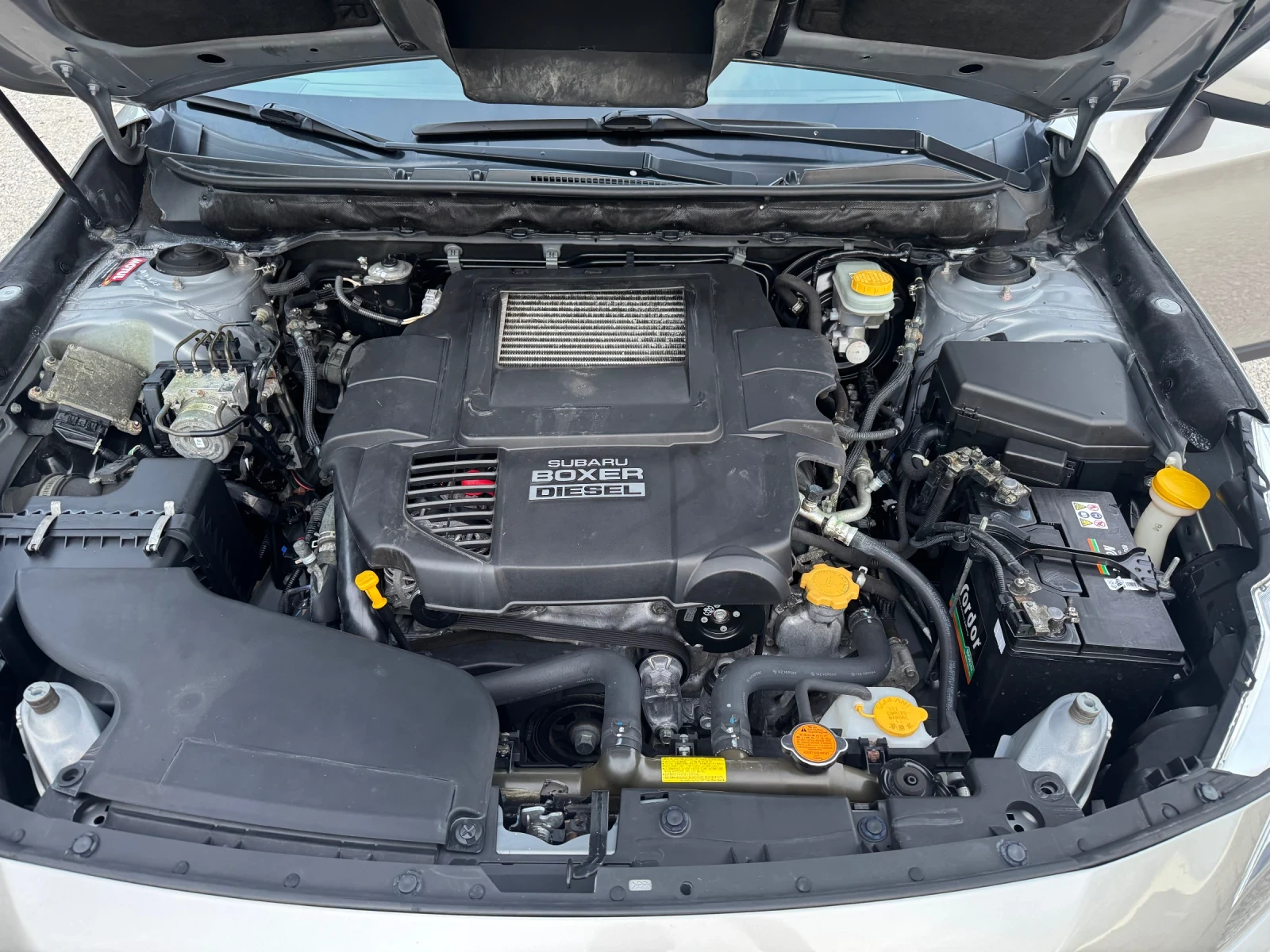 Subaru Outback 2.0d, снимка 15 - Автомобили и джипове - 56436700