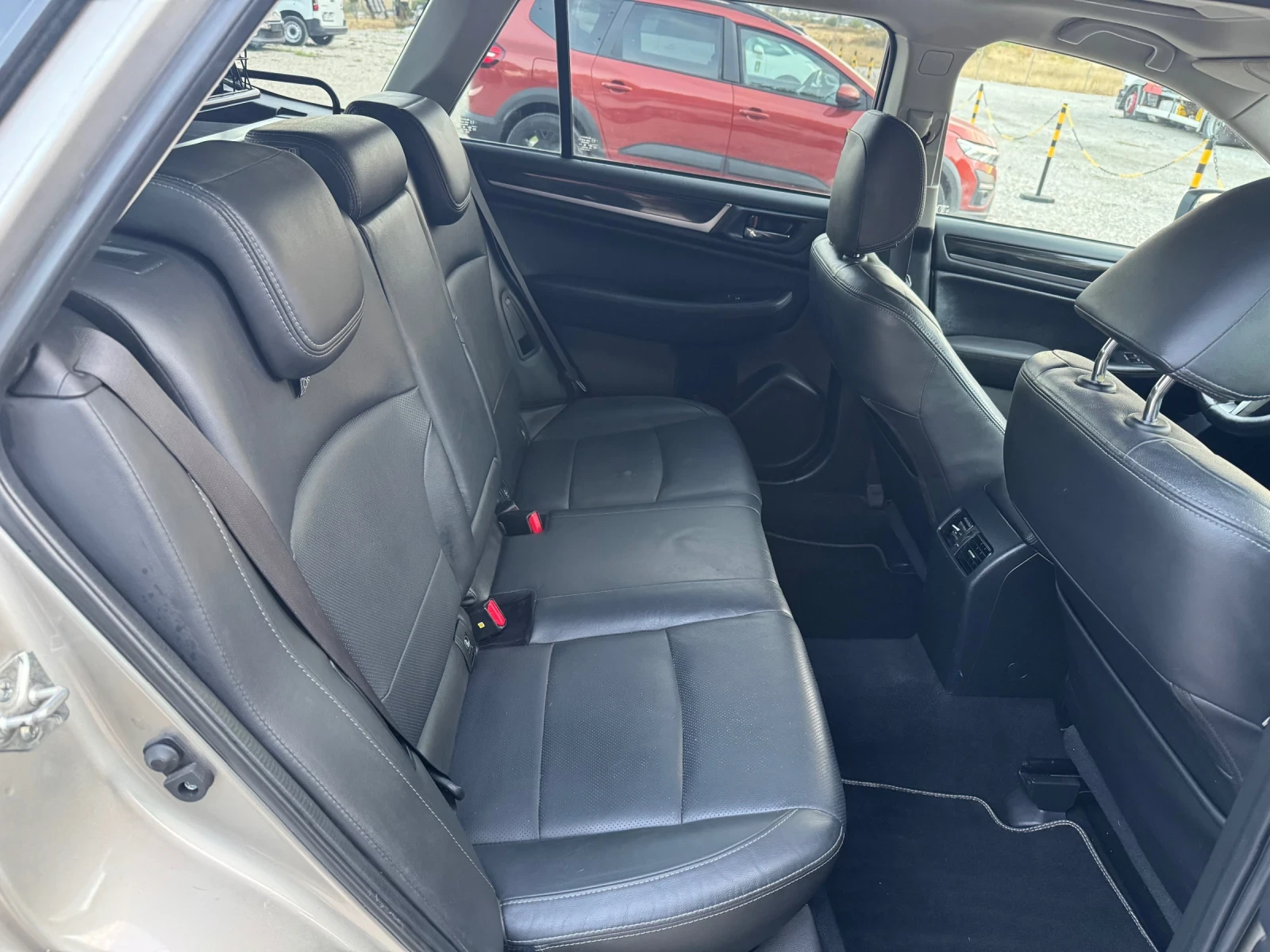 Subaru Outback 2.0d, снимка 10 - Автомобили и джипове - 56436700