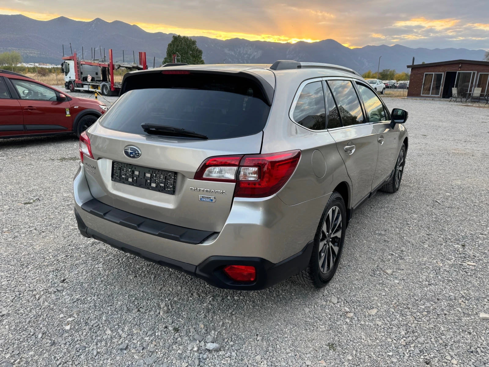 Subaru Outback 2.0d, снимка 5 - Автомобили и джипове - 56436700