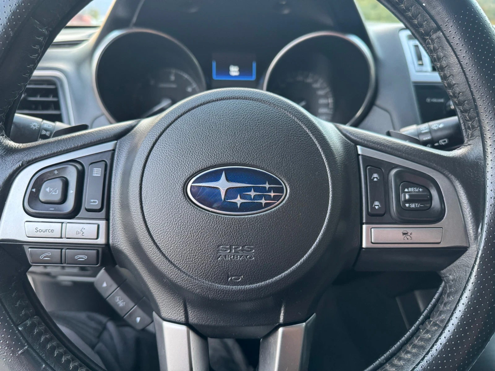 Subaru Outback 2.0d, снимка 12 - Автомобили и джипове - 56436700