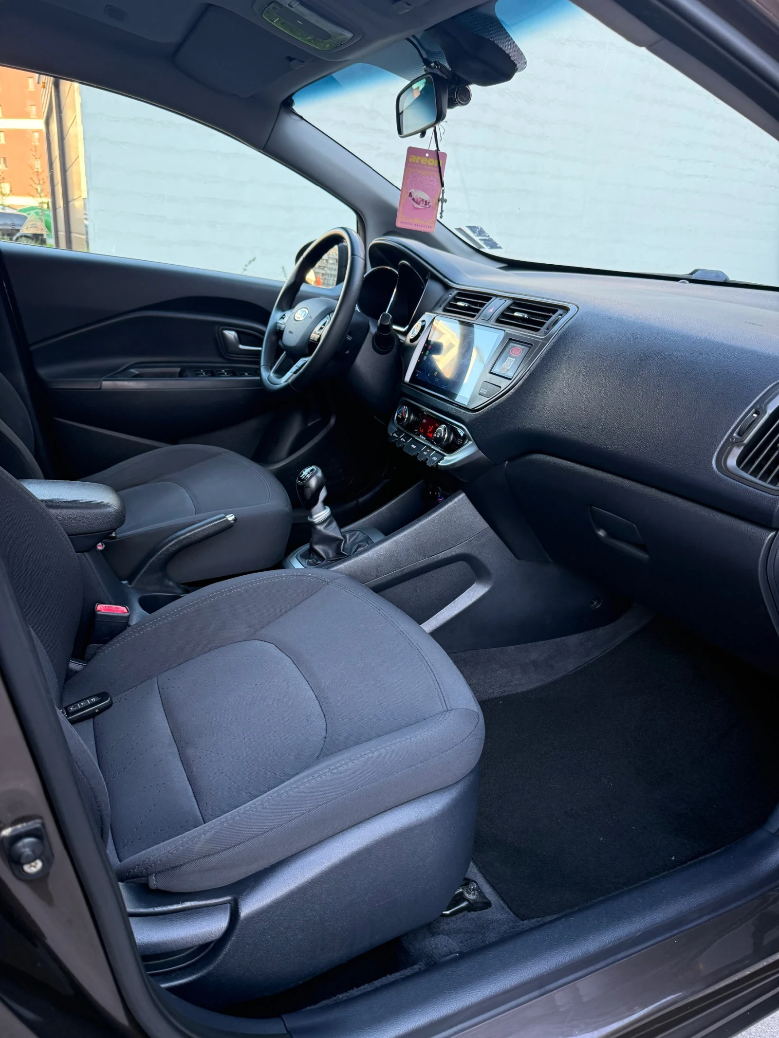 Kia Rio 1.1 CRDi, снимка 10 - Автомобили и джипове - 56648529