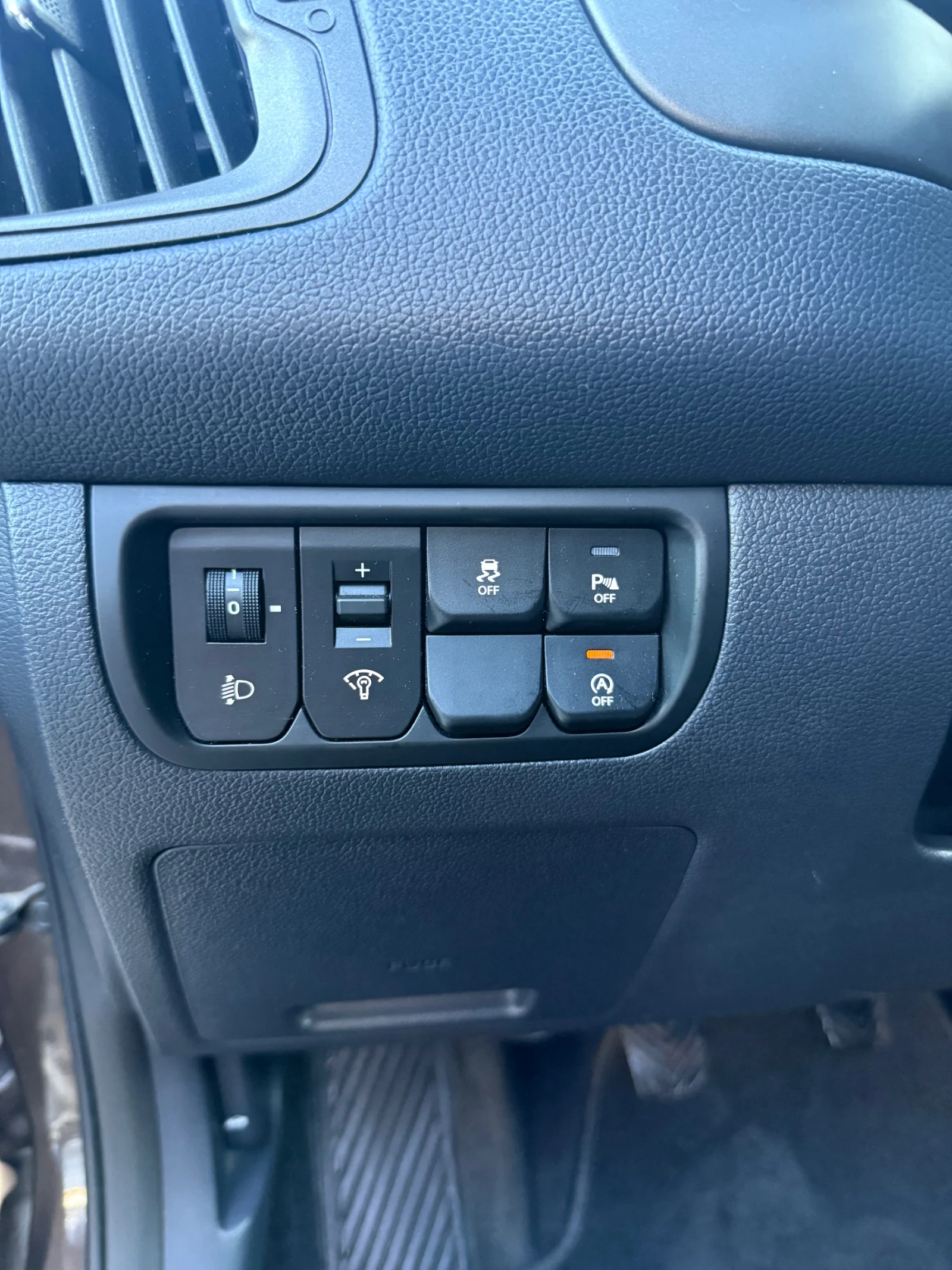 Kia Rio 1.1 CRDi, снимка 13 - Автомобили и джипове - 56648529