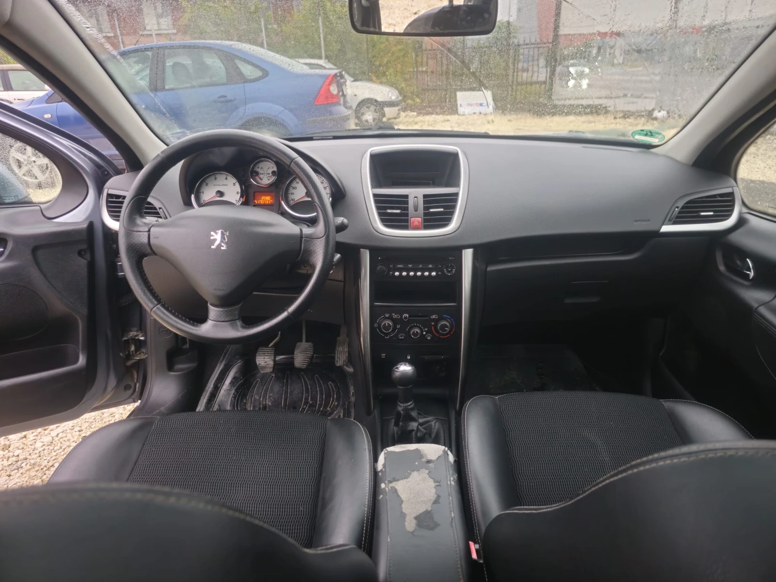 Peugeot 207 1.6i, снимка 9 - Автомобили и джипове - 56732436