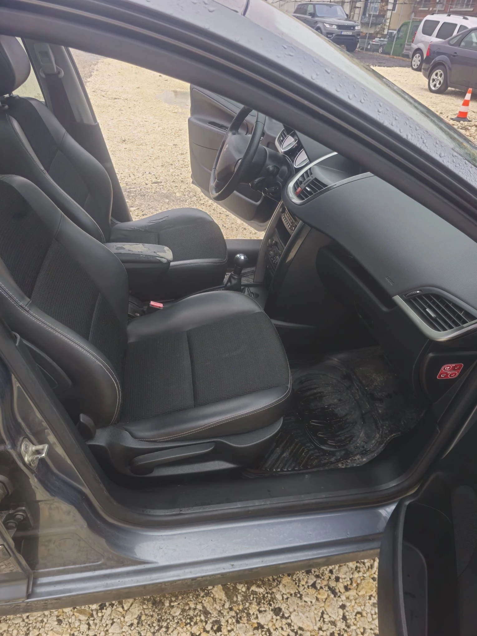 Peugeot 207 1.6i, снимка 12 - Автомобили и джипове - 56732436
