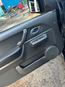 Suzuki Jimny, снимка 8 - Автомобили и джипове - 53650409