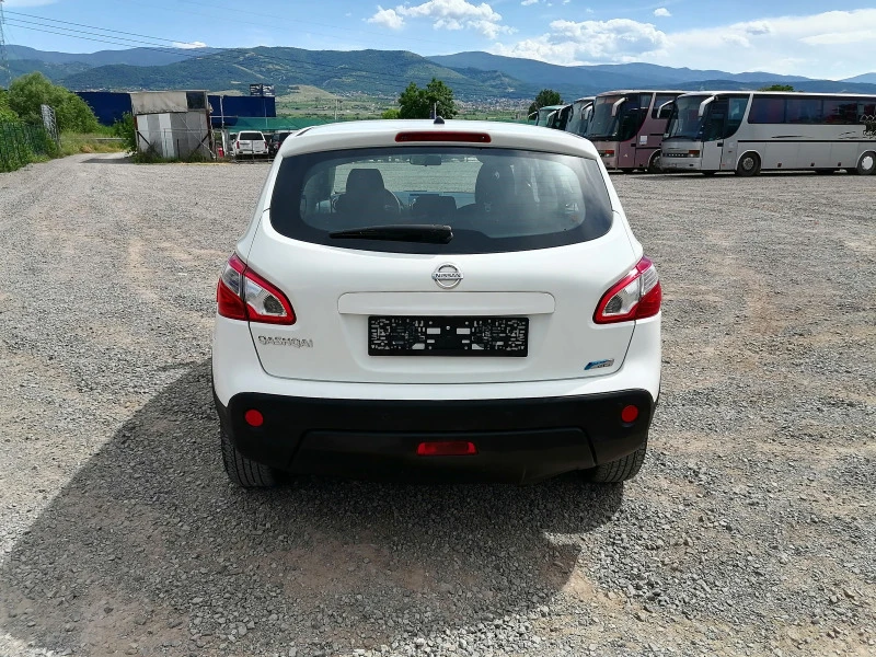 Nissan Qashqai, снимка 5 - Автомобили и джипове - 46179552