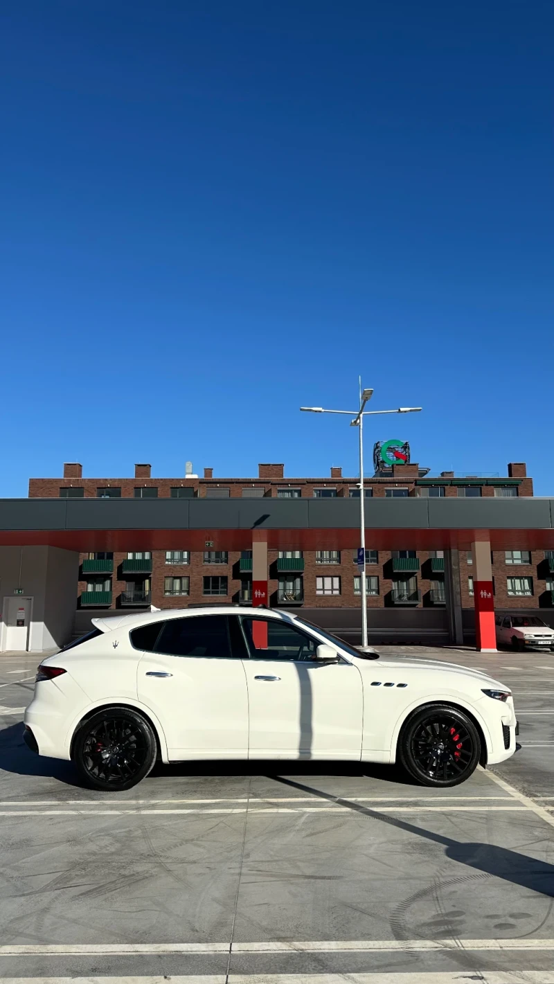 Maserati Levante, снимка 3 - Автомобили и джипове - 48377345