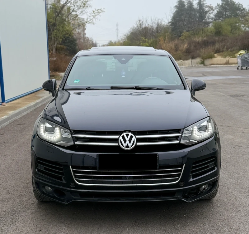 VW Touareg * R-Line* 4.2TDI* V8* PANO* KEYLESS* ТОП ЦЕНА* , снимка 3 - Автомобили и джипове - 52478082