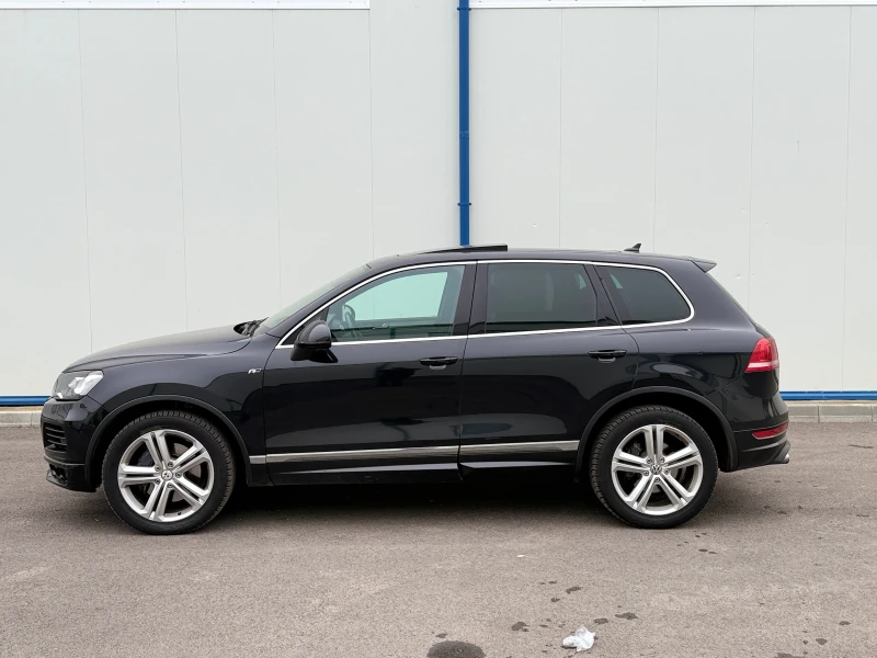 VW Touareg * R-Line* 4.2TDI* V8* PANO* KEYLESS* ТОП ЦЕНА* , снимка 4 - Автомобили и джипове - 52478082