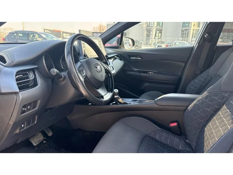 Toyota C-HR 1.8 HSD Trend, снимка 12 - Автомобили и джипове - 49269484