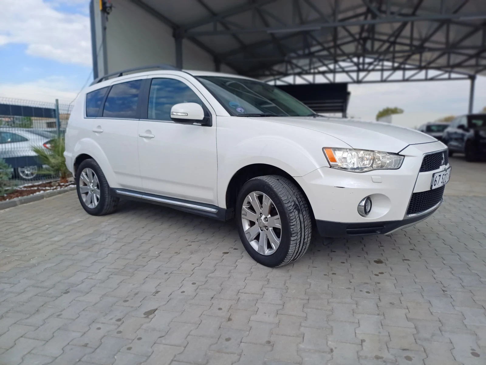 Mitsubishi Outlander 2.0 MPI 2WD AUTOMAТ - изображение 5