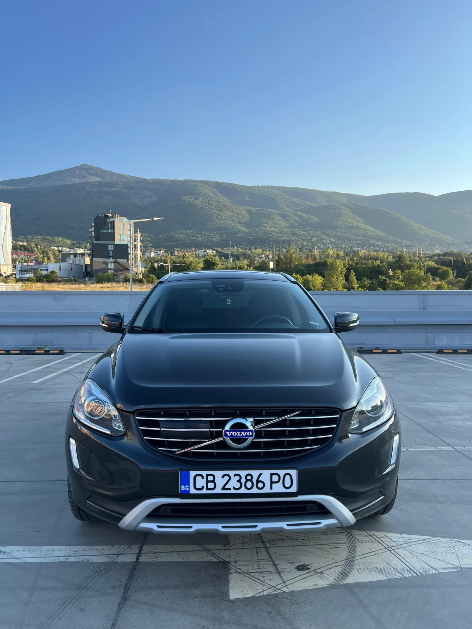 Volvo XC60 T5 2.5 AWD SPECIAL EDITION - изображение 2