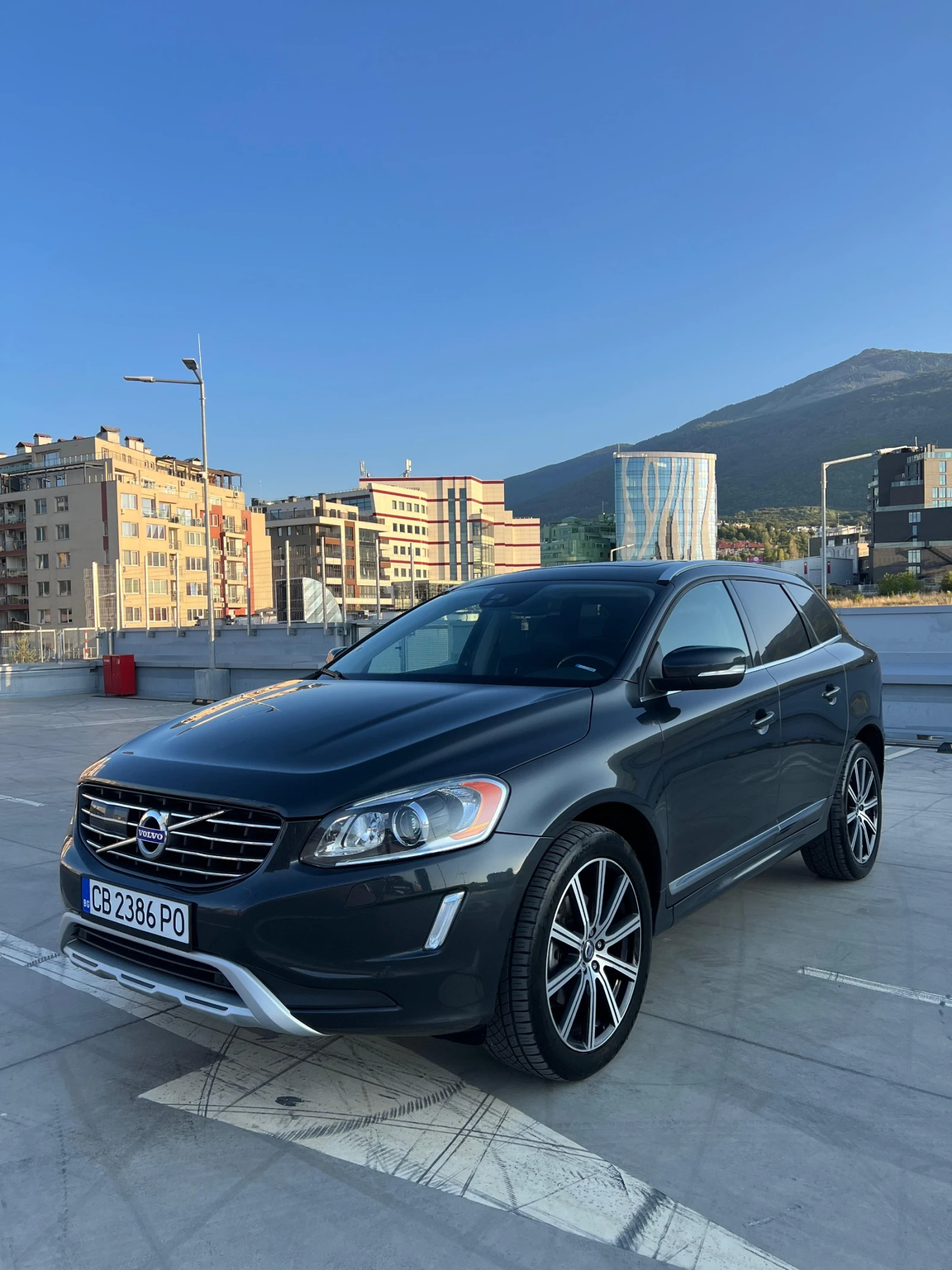 Volvo XC60 T5 2.5 AWD SPECIAL EDITION - изображение 3