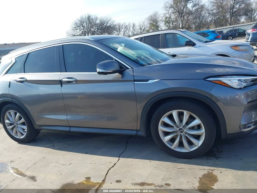 Infiniti QX50 2.0l Essential, снимка 13 - Автомобили и джипове - 53957117