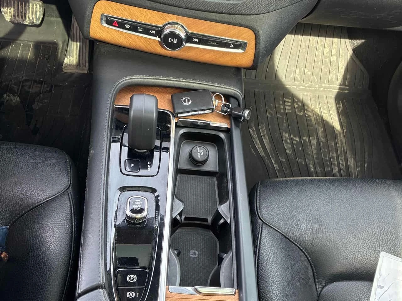 Volvo Xc90  | Core | PANO | КОЖА | ПОДГРЕВИ | , снимка 12 - Автомобили и джипове - 53985617