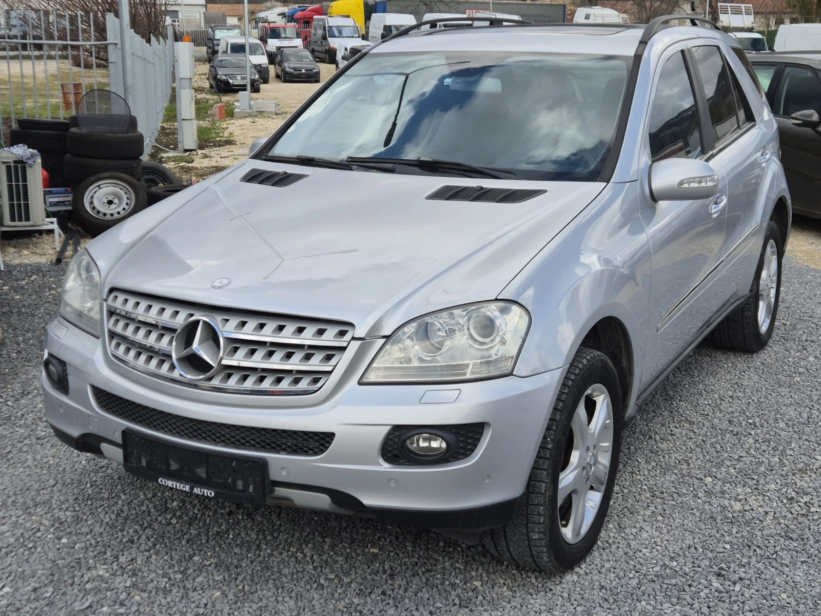Mercedes-Benz ML 320 CDI  4 MATIC, снимка 4 - Автомобили и джипове - 54030611