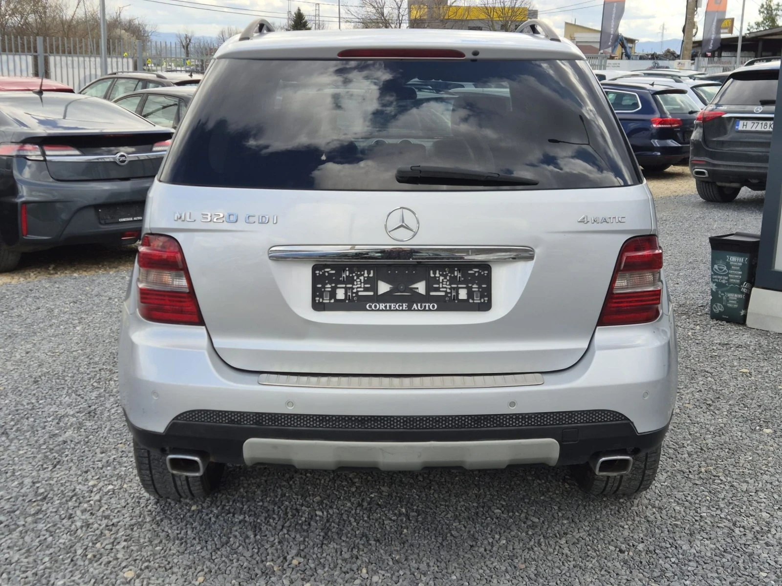 Mercedes-Benz ML 320 CDI  4 MATIC, снимка 6 - Автомобили и джипове - 54030611