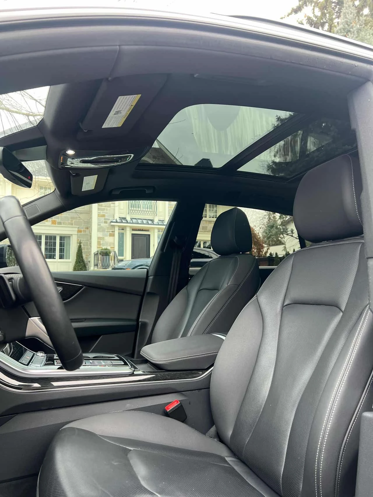 Audi Q8 * Progressiv * ОБДУХВАНЕ * KEYLESS  * 360 * CARFAX, снимка 10 - Автомобили и джипове - 54568842