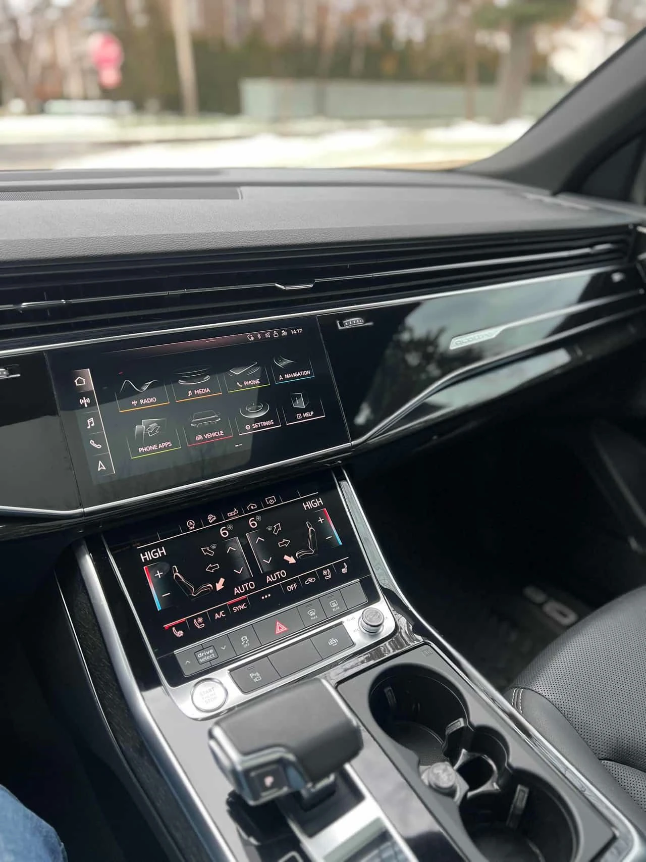 Audi Q8 * Progressiv * ОБДУХВАНЕ * KEYLESS  * 360 * CARFAX, снимка 9 - Автомобили и джипове - 54568842