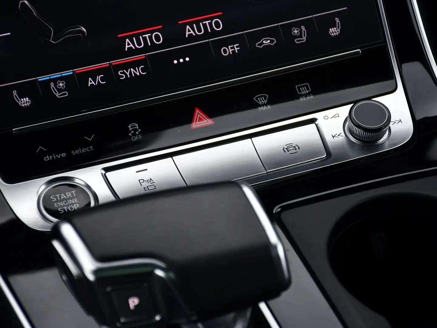 Audi Q8 Technik Автокредит Цена до България, снимка 11 - Автомобили и джипове - 55477171