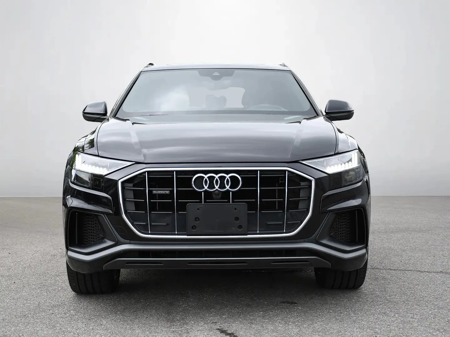 Audi Q8 Technik Автокредит Цена до България, снимка 3 - Автомобили и джипове - 55477171