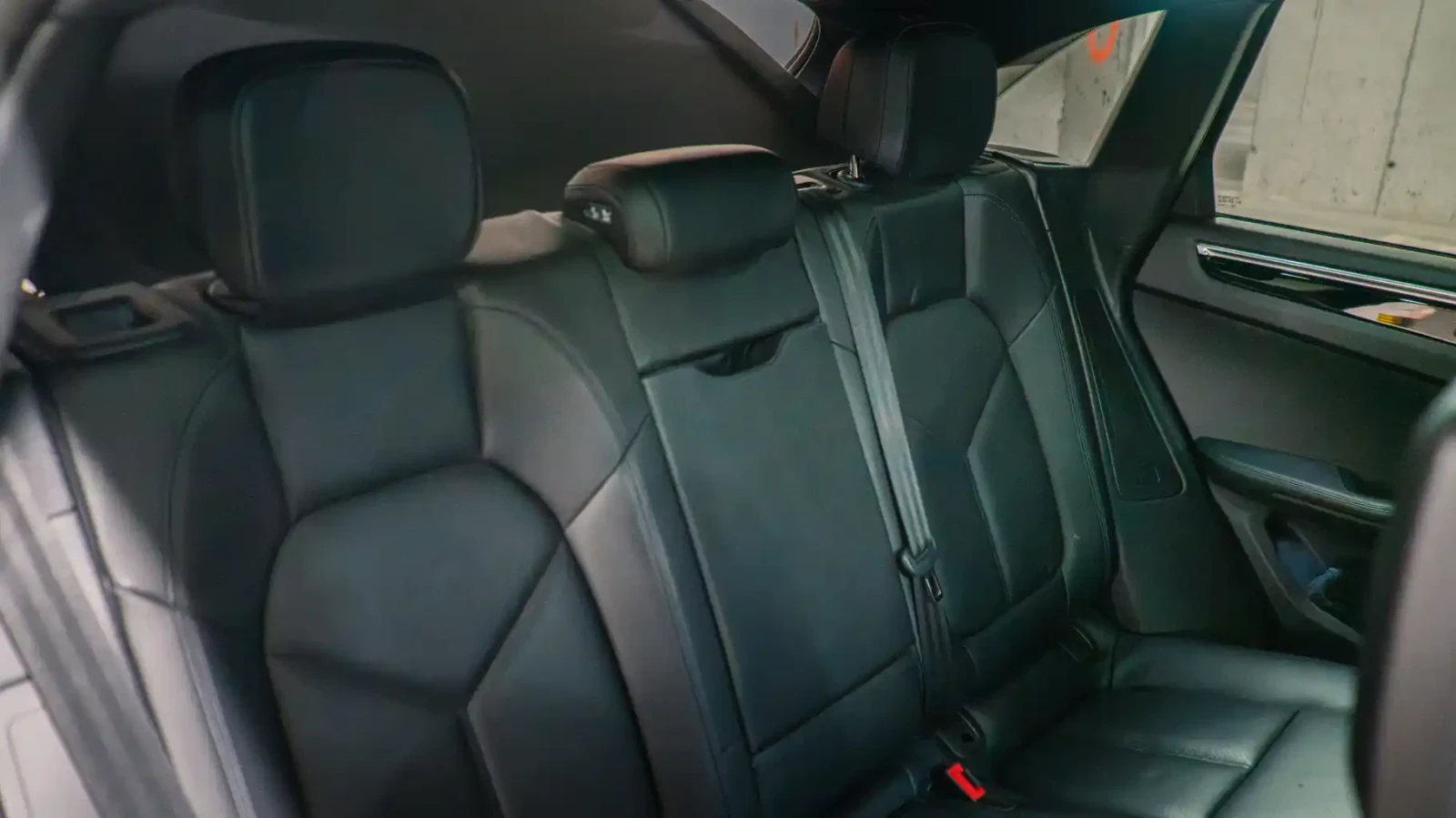 Porsche Macan, снимка 16 - Автомобили и джипове - 55701507
