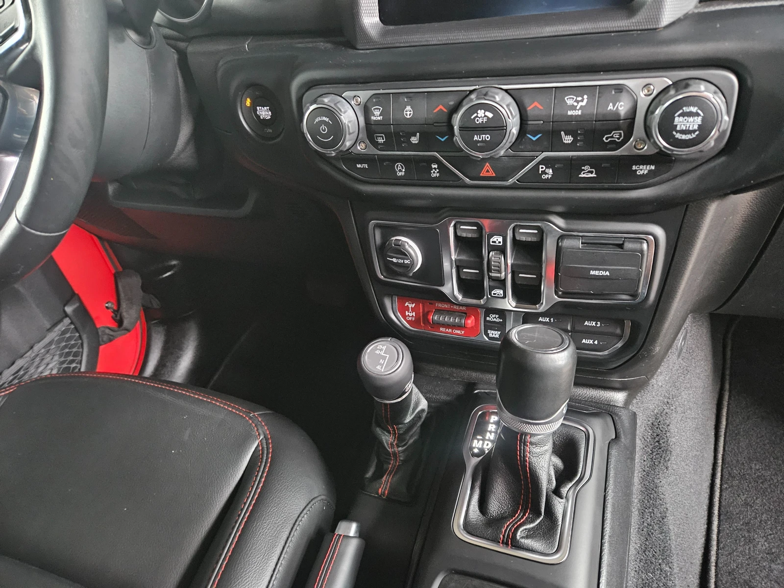 Jeep Gladiator RUBICON Launch Edition, снимка 15 - Автомобили и джипове - 55893903