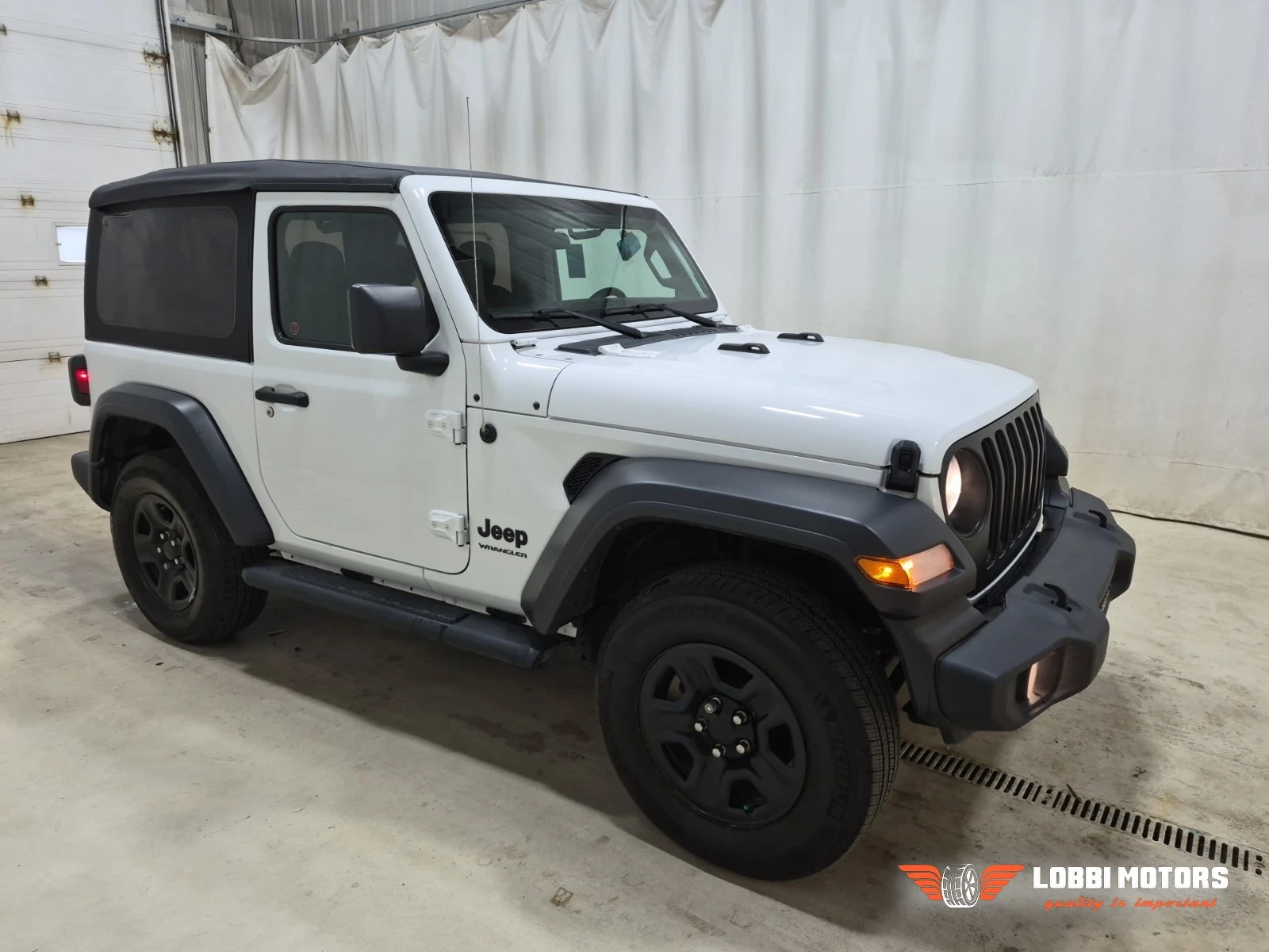 Jeep Wrangler, снимка 2 - Автомобили и джипове - 55928373