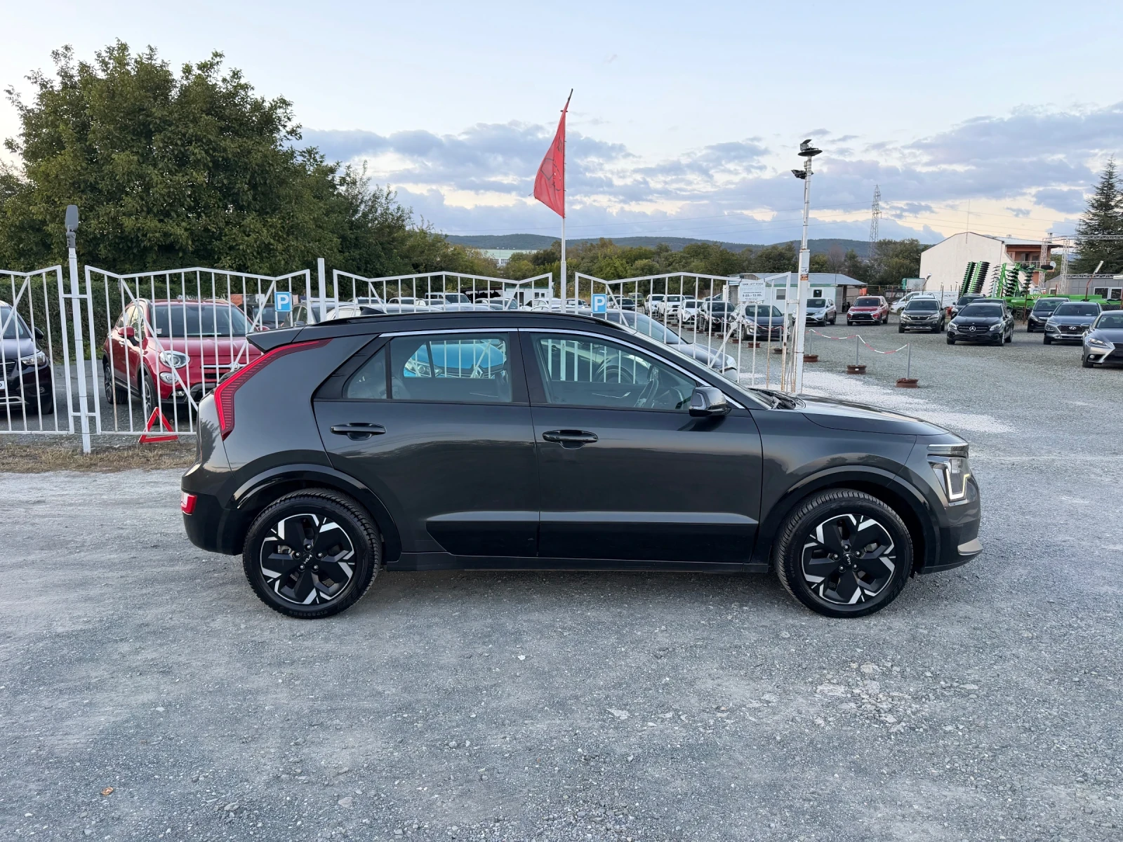 Kia Niro EV - ELECTRIC / PREMIUM / BATTERY 100% / 103 000 , снимка 4 - Автомобили и джипове - 56319447