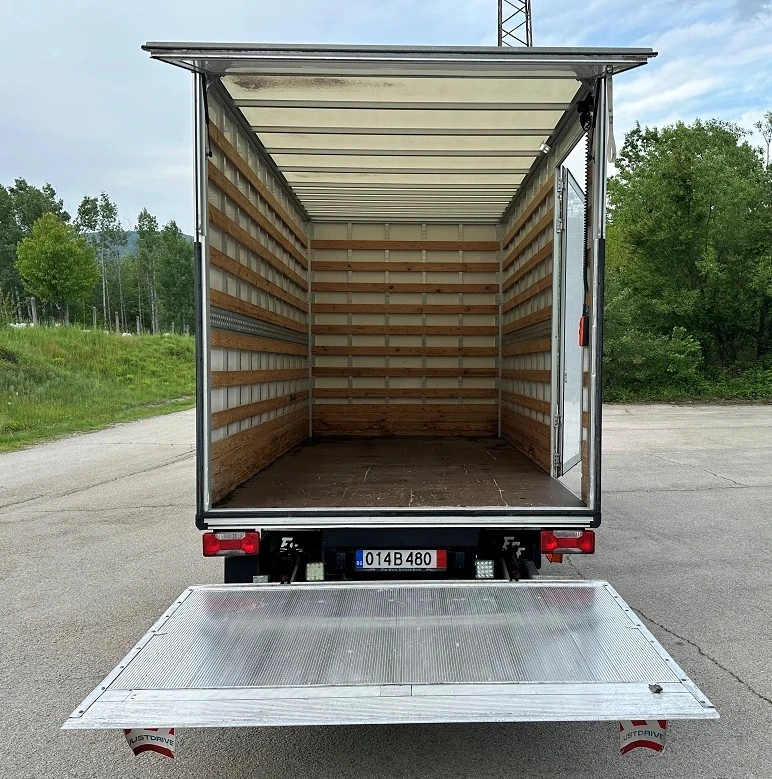 Iveco 35c18 HI-MATIC* БОРД 1000кг* 4.45м* ВЪЗ.ВЪЗГЛАВНИЦИ* LED - изображение 8