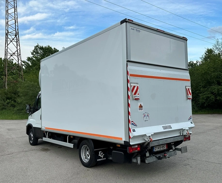 Iveco 35c18 HI-MATIC* БОРД 1000кг* 4.45м* ВЪЗ.ВЪЗГЛАВНИЦИ* LED - изображение 5