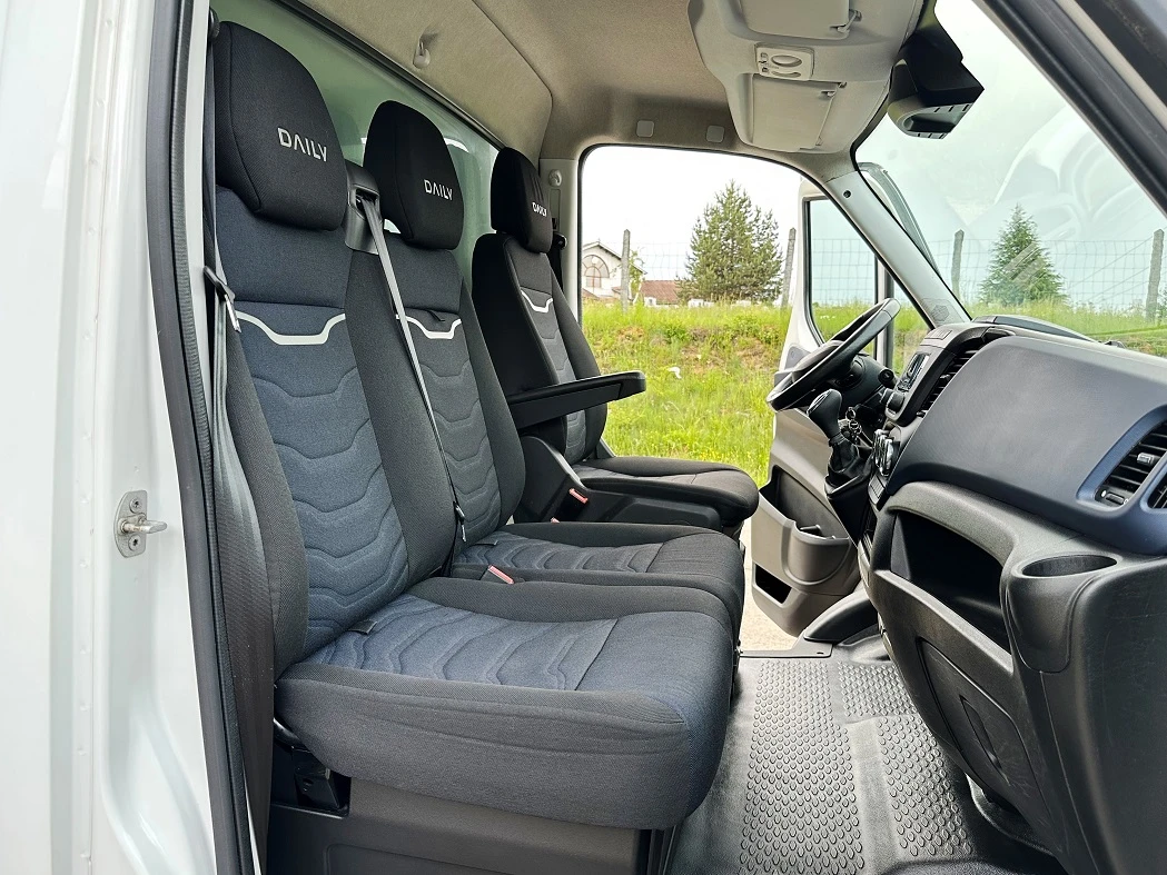 Iveco 35c18 HI-MATIC* БОРД 1000кг* 4.45м* ВЪЗ.ВЪЗГЛАВНИЦИ* LED - изображение 10