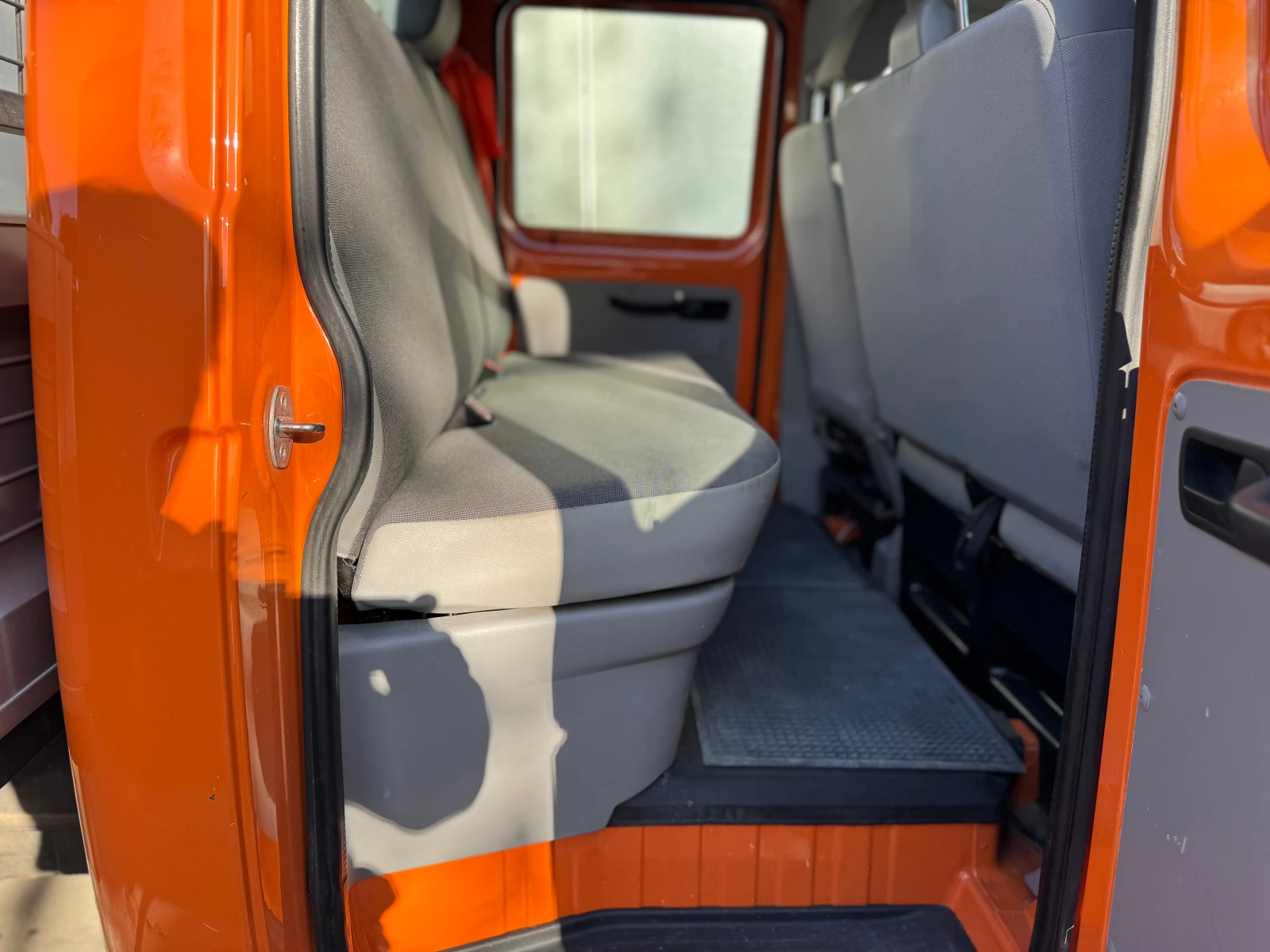 VW Transporter 2.0TDI* 4-motion* KLIMATRONIK, снимка 13 - Бусове и автобуси - 54324926